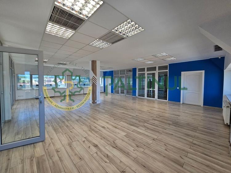 Birou, de 150 mp, în Calea Poplăcii