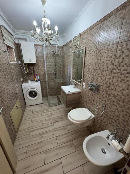 Apartament cu 4 camere decomandat în Ultracentral