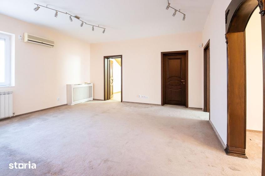 Casă cu Teren 719 Mp în Băneasa