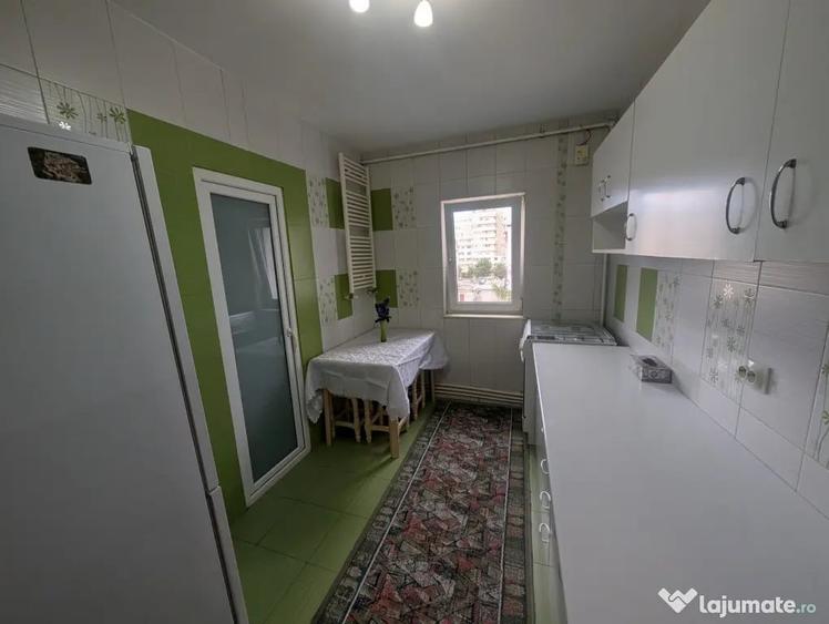 Apartament cu 2 camere decomandat în Energiei