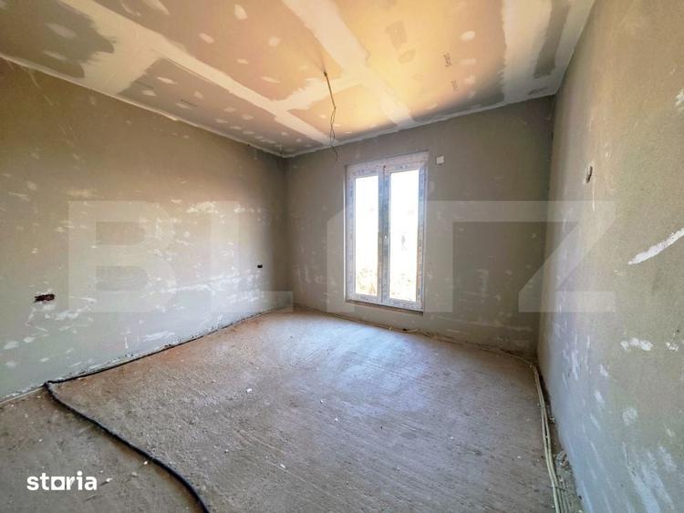 Casă cu 4 camere cu Teren 560 Mp în Oșorhei