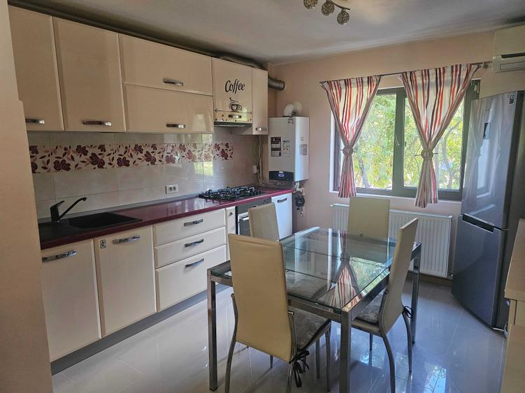 Apartament cu 2 camere decomandat în Central