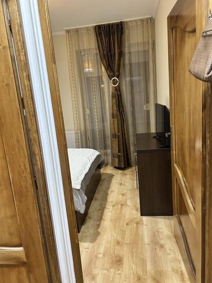 Apartament cu 3 camere decomandat în Exterior Vest
