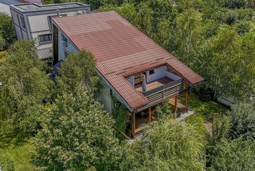 Casă individuală cu 6 camere cu Canalizare în Băneasa