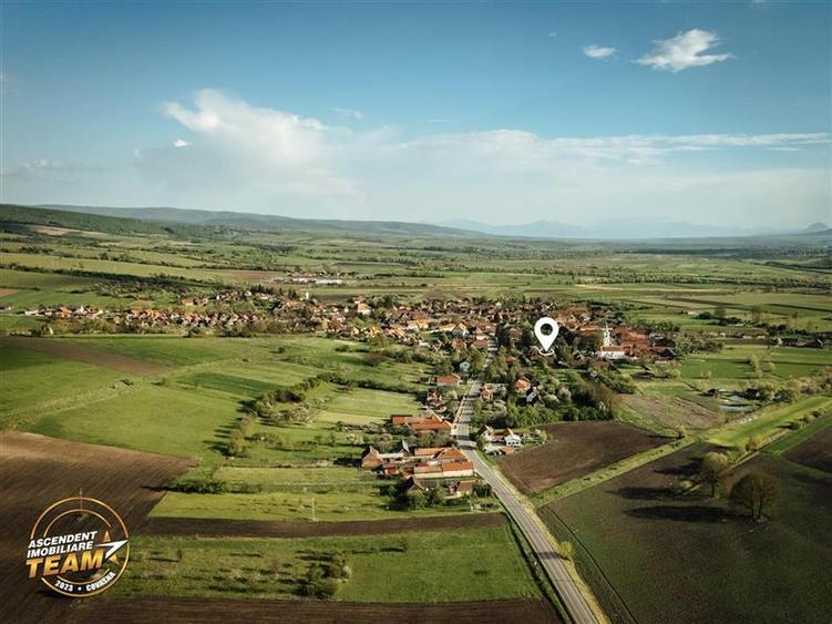 Casă cu 7 camere cu Teren 2822 Mp în Căpeni