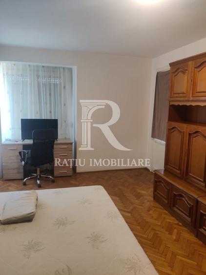 Apartament cu 3 camere decomandat, mobilat în Cetății