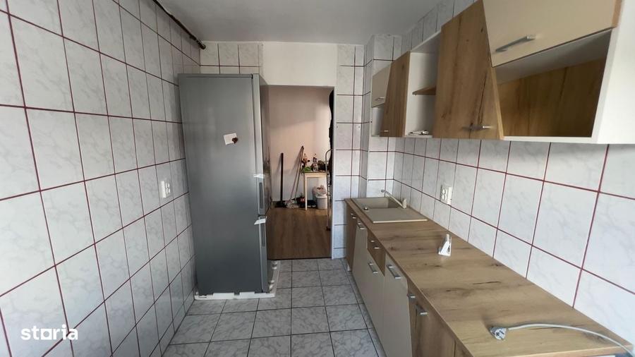 Apartament cu 2 camere decomandat în Petros