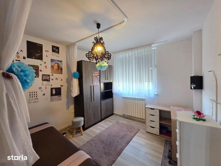 Apartament cu 3 camere decomandat în Central