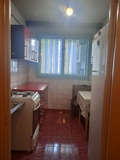 Apartament cu 2 camere decomandat, mobilat în Podu Roș