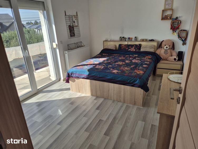 Casă cu 4 camere cu Teren 190 Mp în Domnești
