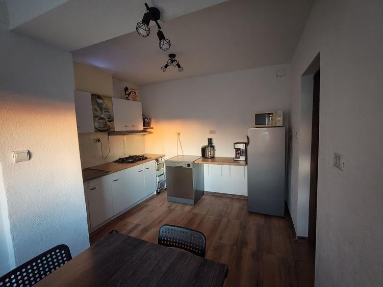 Casă cu 3 camere în Central