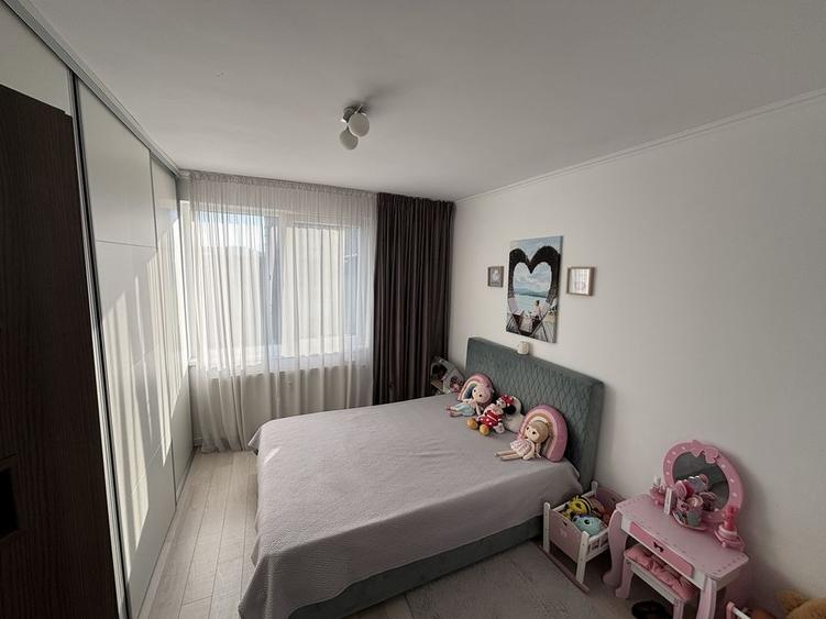 Apartament cu 3 camere decomandat în Nufărul