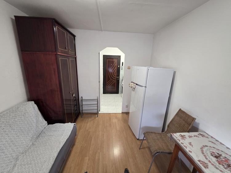 Persoana fizica, garsoniera ,str Sf Ap Andrei, mobilata si utilata complet - 6