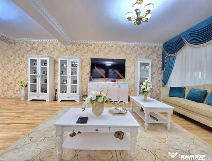Casă cu 7 camere cu Teren 1102 Mp în Oncea