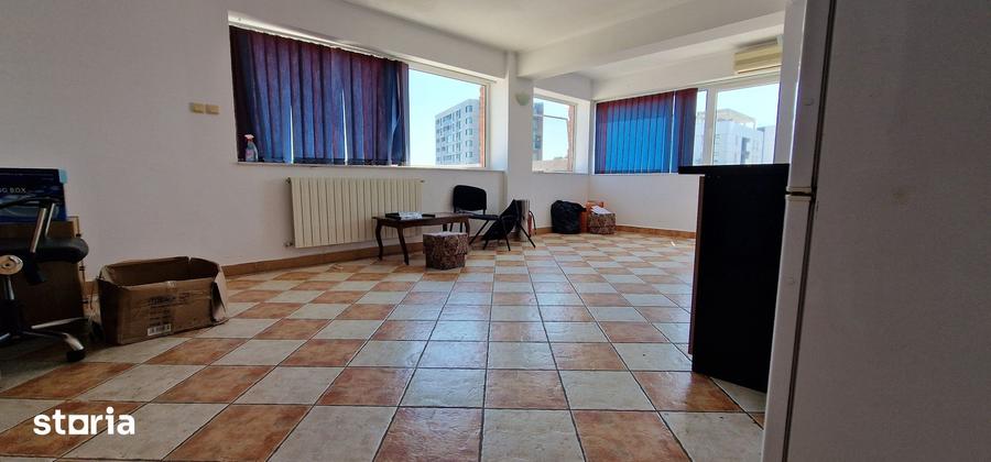 Casă cu 5 camere cu Teren 180 Mp în Tomis II