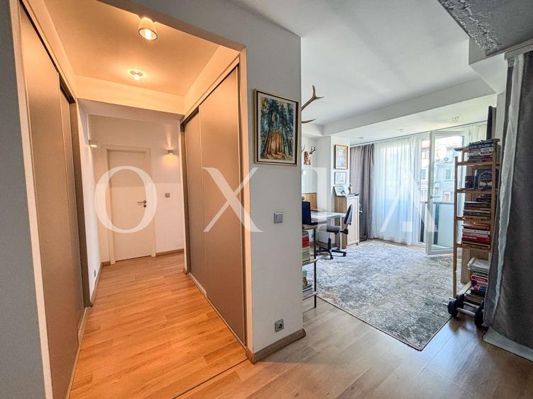 Apartament cu 3 camere semidecomandat, mobilat în Gheorghe Lazăr