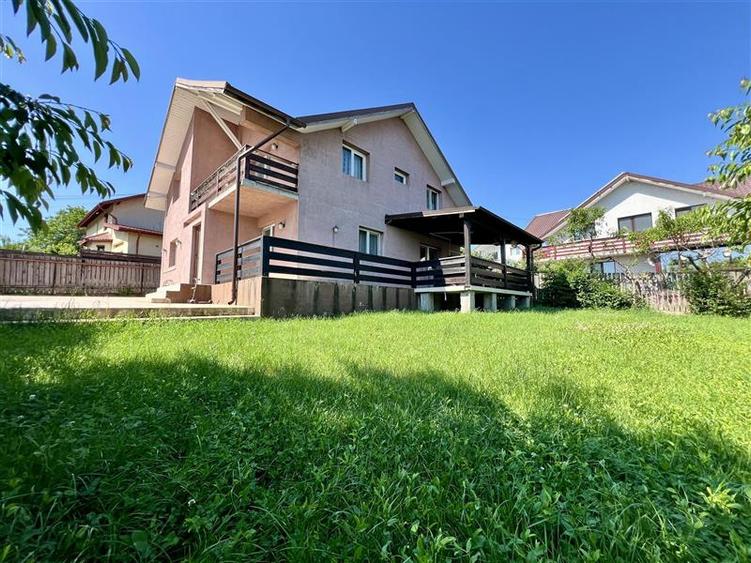 Casă individuală cu 5 camere cu Teren 500 Mp în Aeroport