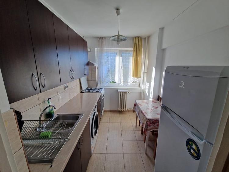 Apartament cu 2 camere semidecomandat, mobilat în Bucureștii Noi