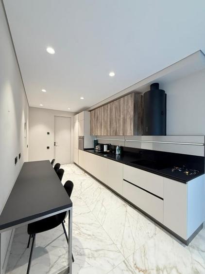Apartament cu 4 camere decomandat, mobilat în Primăverii