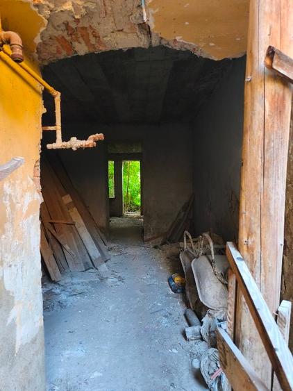 Casă cu 5 camere cu Canalizare în Centrul Istoric