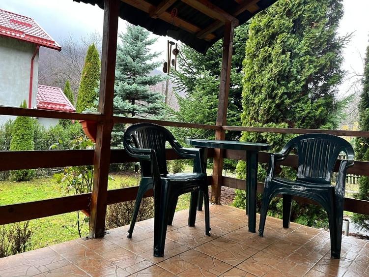 Casă individuală cu 4 camere cu Canalizare în Posada
