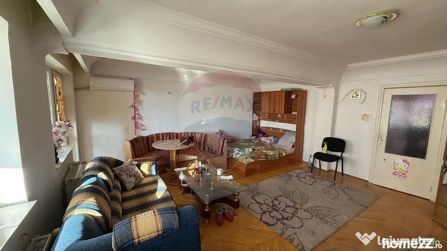 Apartament cu 4 camere decomandat în Ultracentral