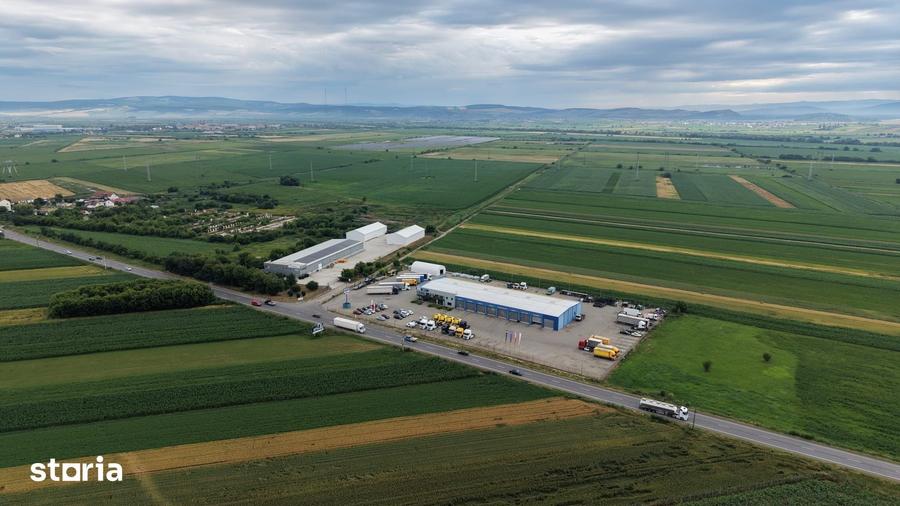 Teren de 500 mp, în Tractorul