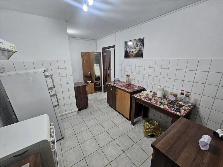 Apartament cu 2 camere semidecomandat în Cuptoare (Reșița)