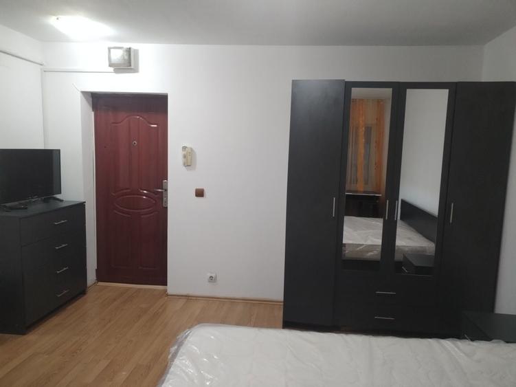 Garsonieră semidecomandată în Ostroveni