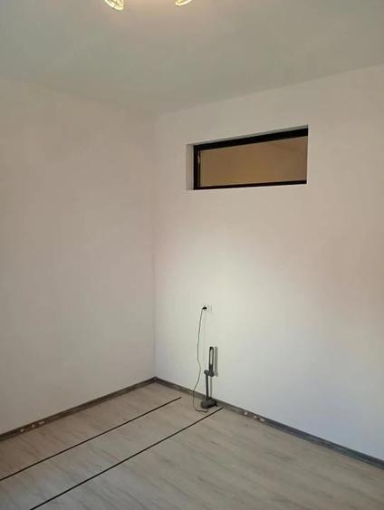 Apartament cu 3 camere decomandat în Aluniș