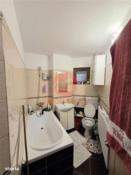 Apartament cu 3 camere, mobilat în Sud