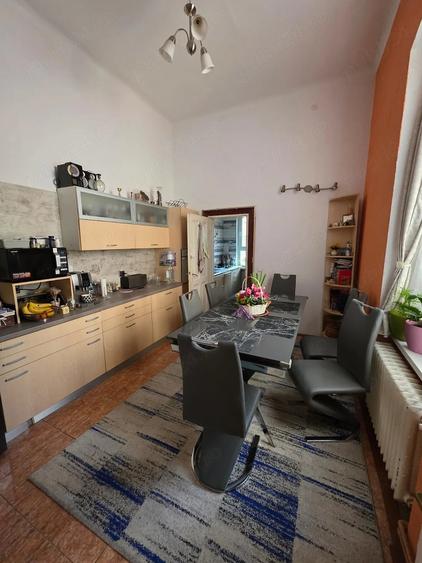 Apartament cu 4 camere decomandat în Elisabetin