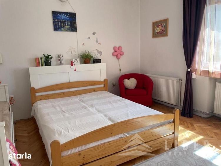 Apartament cu 3 camere semidecomandat în Andrei Mureșanu