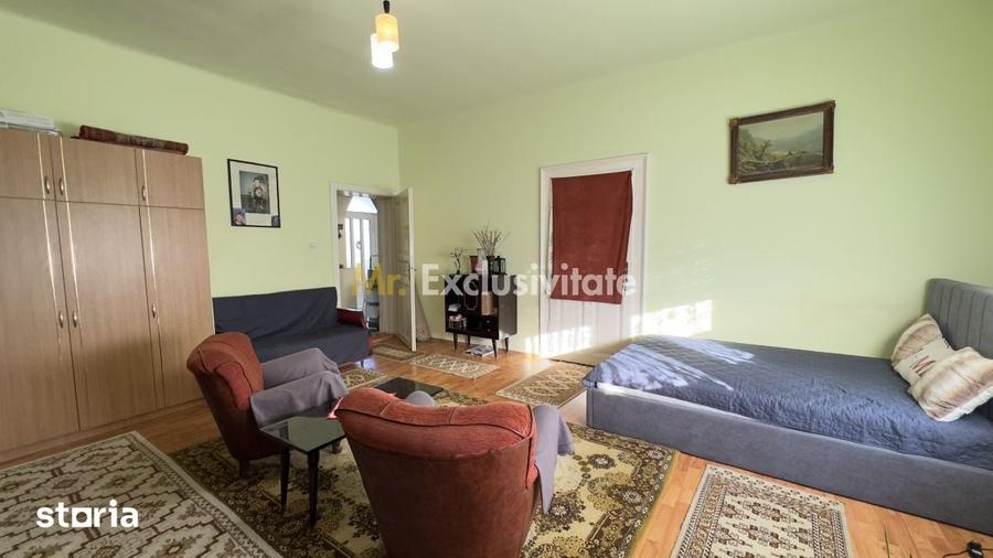 Casă cu 4 camere cu Teren 2974 Mp în Central