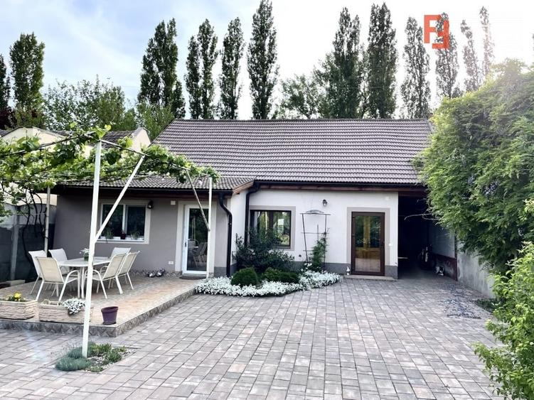 Casă individuală cu 3 camere cu Canalizare în Fratelia