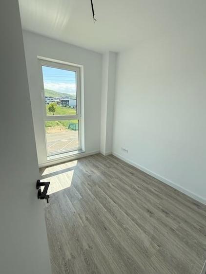Apartament cu 3 camere decomandat în Florești