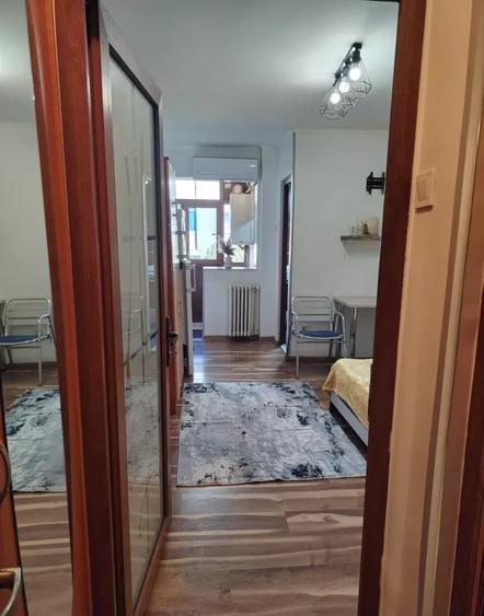 Garsonieră decomandată în Galata