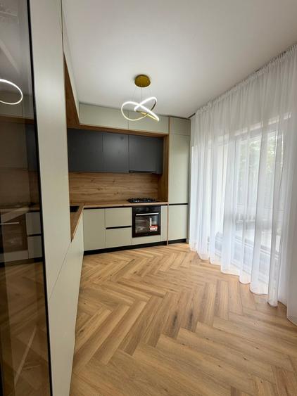 Duplex cu 4 camere cu Canalizare în Bucium