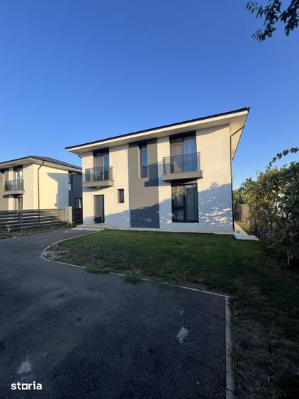 Casă cu 3 camere cu Teren 350 Mp în Central