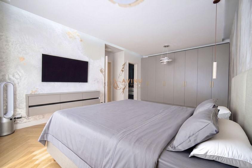 Apartament cu 5 camere în Sud-Vest