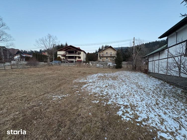 Teren de 2676 mp, în Piatra Arsă