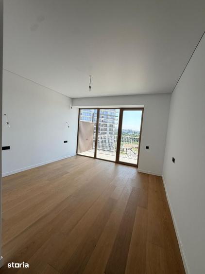 Apartament cu 4 camere decomandat în Pipera