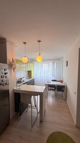 Apartament cu 3 camere semidecomandat în Ultracentral