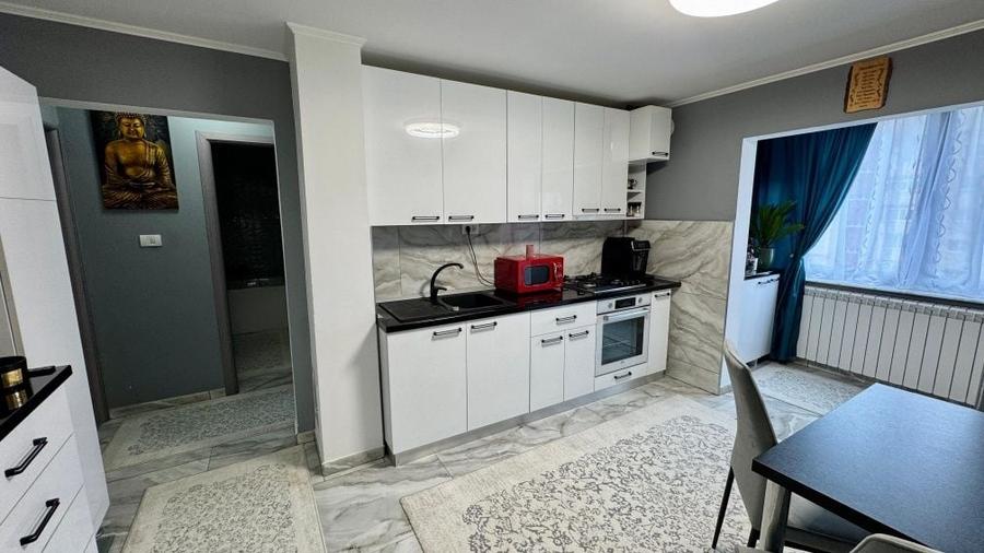 Apartament cu 2 camere decomandat în Petros