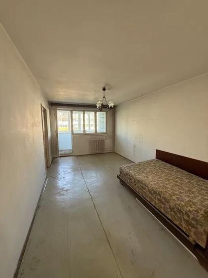 Apartament cu 3 camere circular în Drumul Taberei