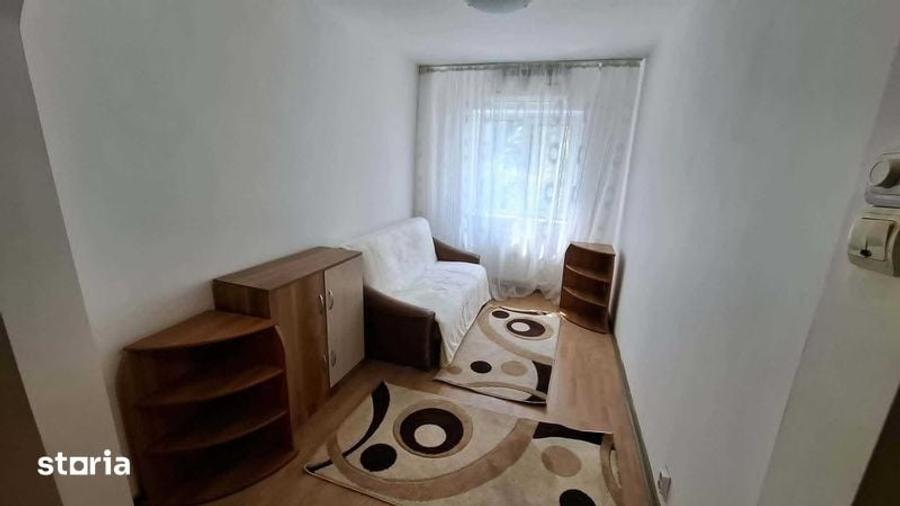 Apartament cu 3 camere decomandat în Metalurgie