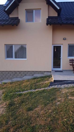 Casă cu 4 camere cu Teren 900 Mp în Central