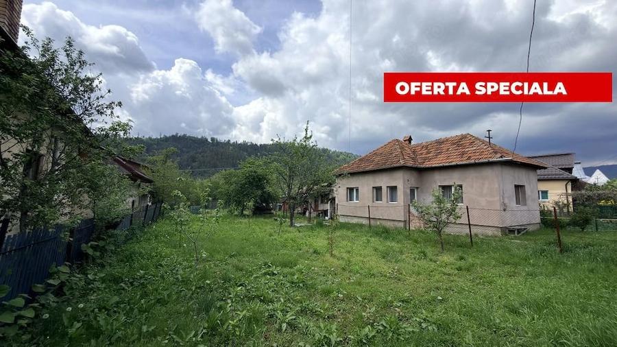 Casă cu 2 camere cu Teren 831 Mp în Central