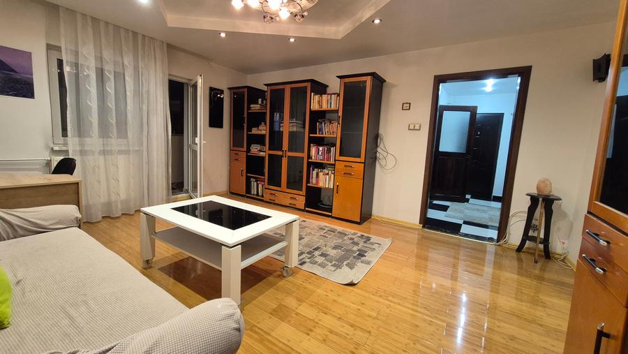 Apartament cu 3 camere decomandat în Vitan Mall