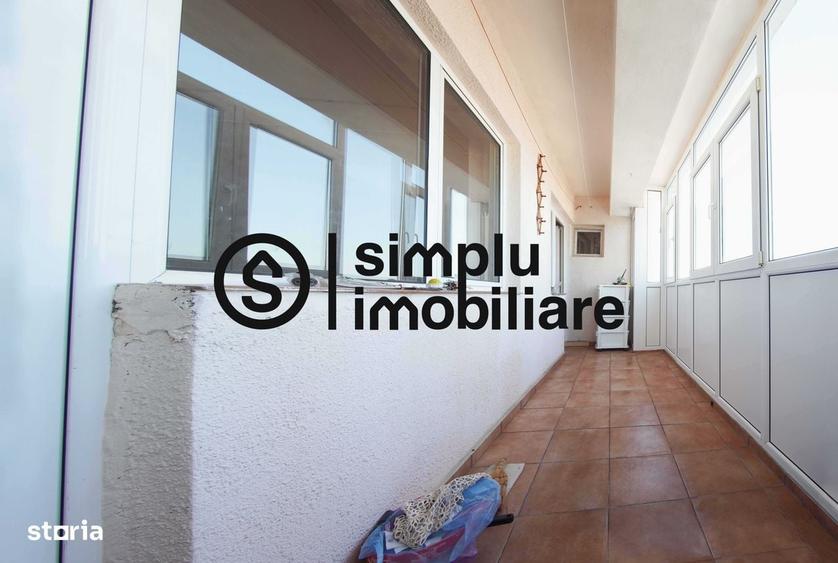Apartament cu 3 camere decomandat în Calea București